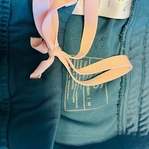 Like new Caribbean blue Figs Zamora jogger scrub pants